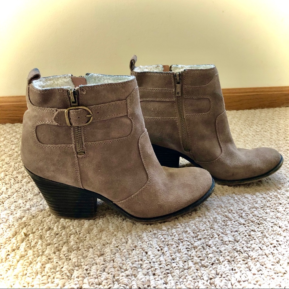 EUC - Lucky Brand- Taupe Ankle Booties - 9.5